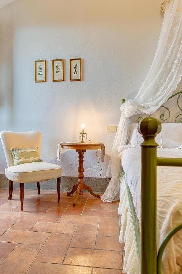 La Rocca Aparthotel กัมบาสซี แตร์เม ภายนอก รูปภาพ